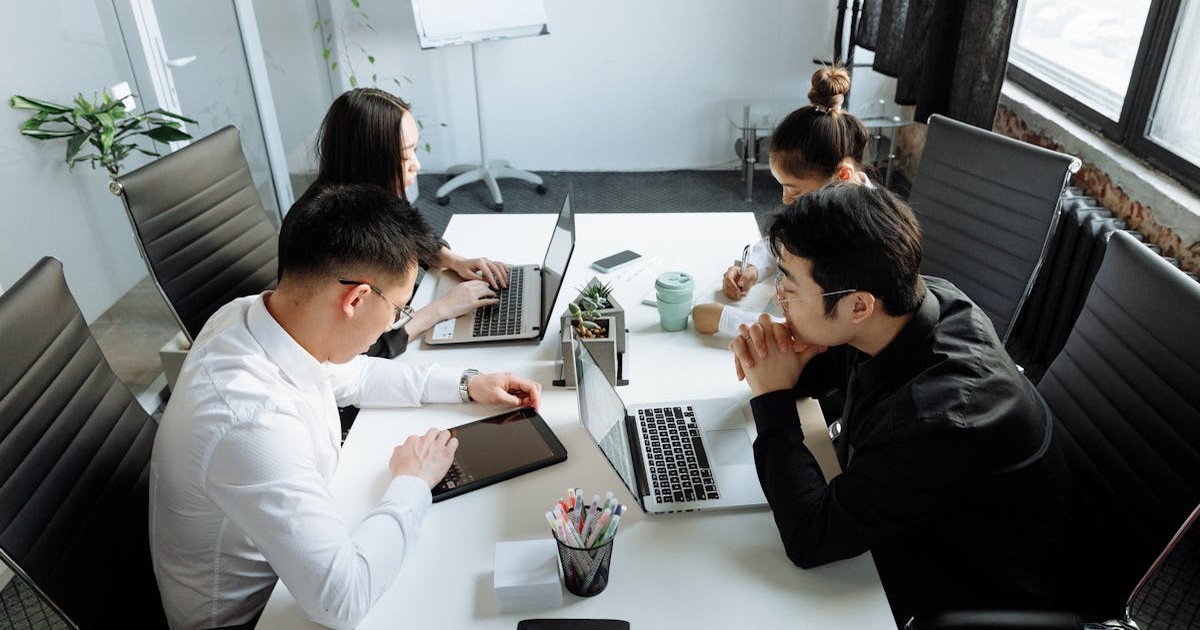 企業が急ピッチで進める5つの雇用戦略転換のイメージ